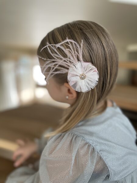 EXCLUSIVE HAIR CLIP/SCRUNCHIE WITH FEATHER